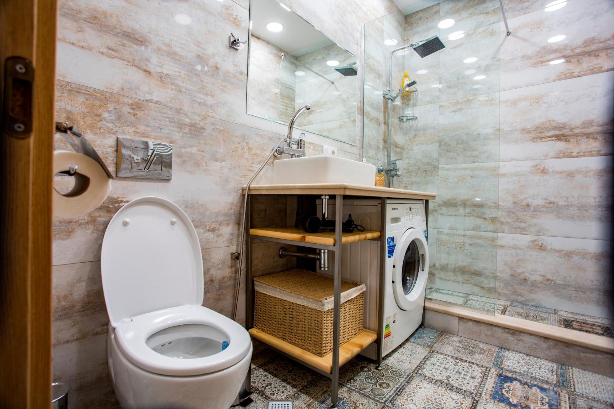 Yellow Apartment In Avlabari Tiflis Exterior foto